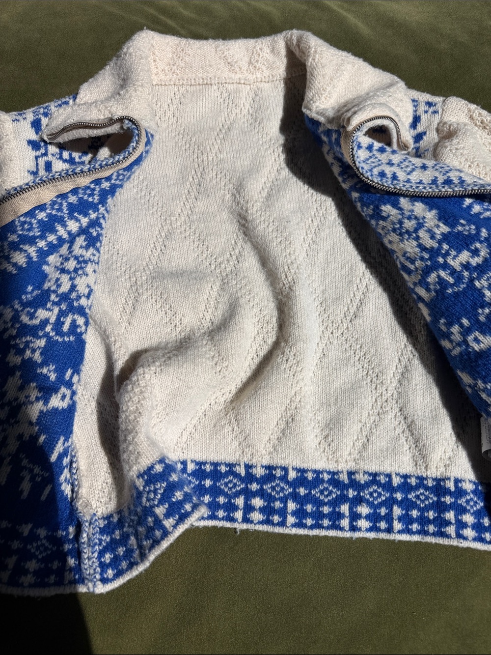 Cream Zip-Up Knit Cardigan with Blue Pattern - Picture 9 of 10
